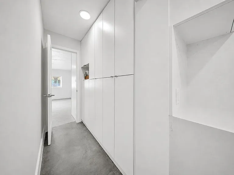 1721 N 16th Ct — Photo 34