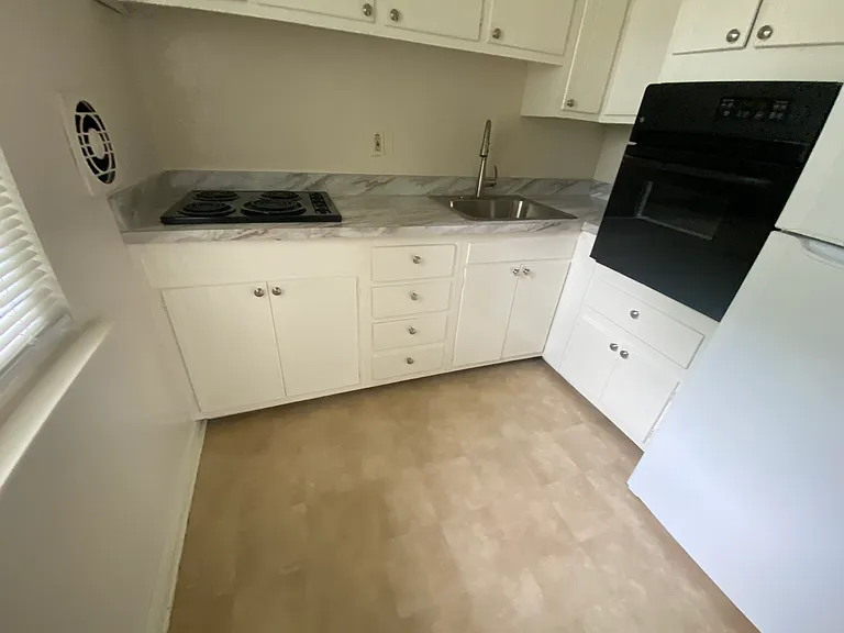 16 Midland Rd #A — Photo 6