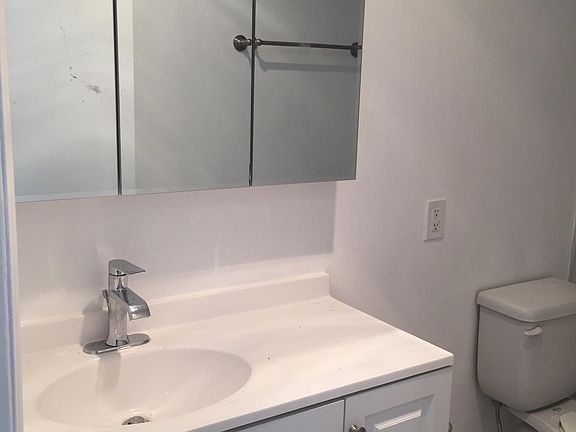 2nd image of 5112 Oakland St APT 216