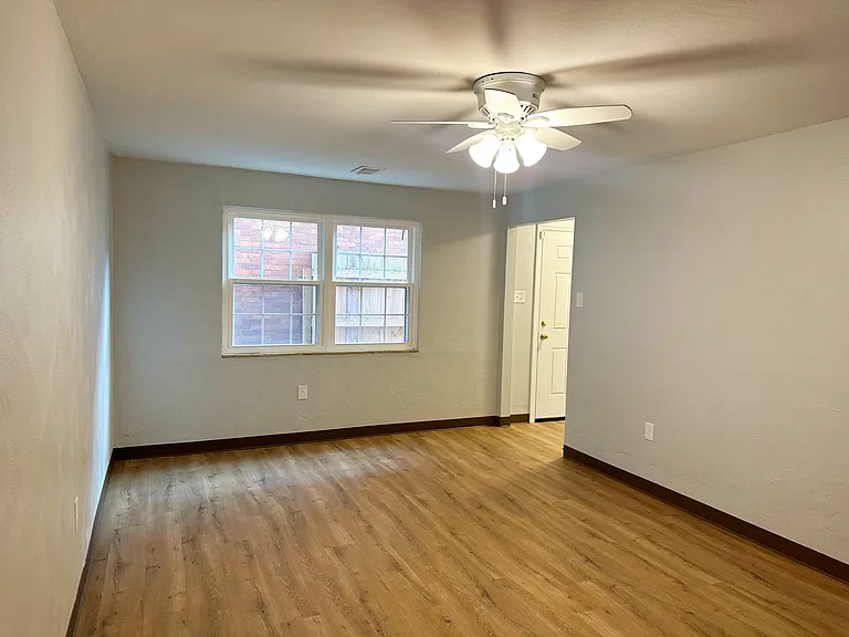 822 E End Ave — Photo 5