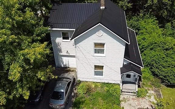 2nd image of 370 Sheridan St