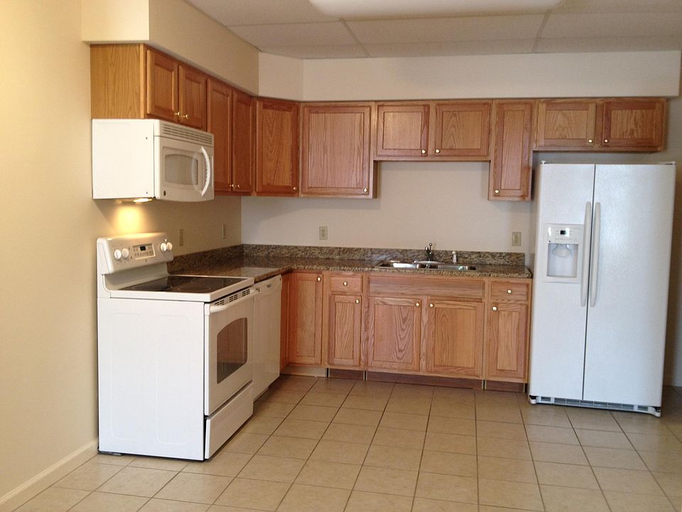 2nd image of 111 S Spruce St Ste 105