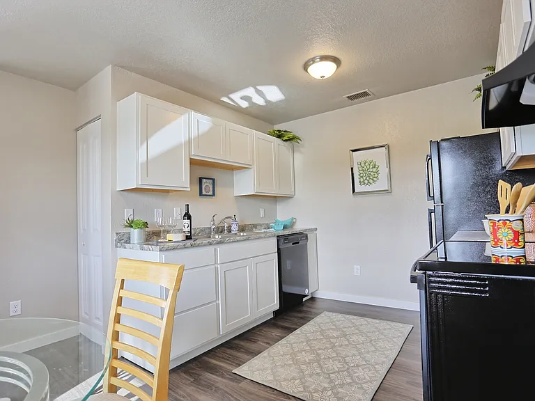 1260 Boulder Dr — Photo 4
