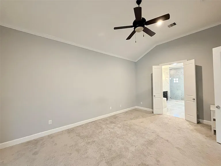606 Knox St — Photo 10
