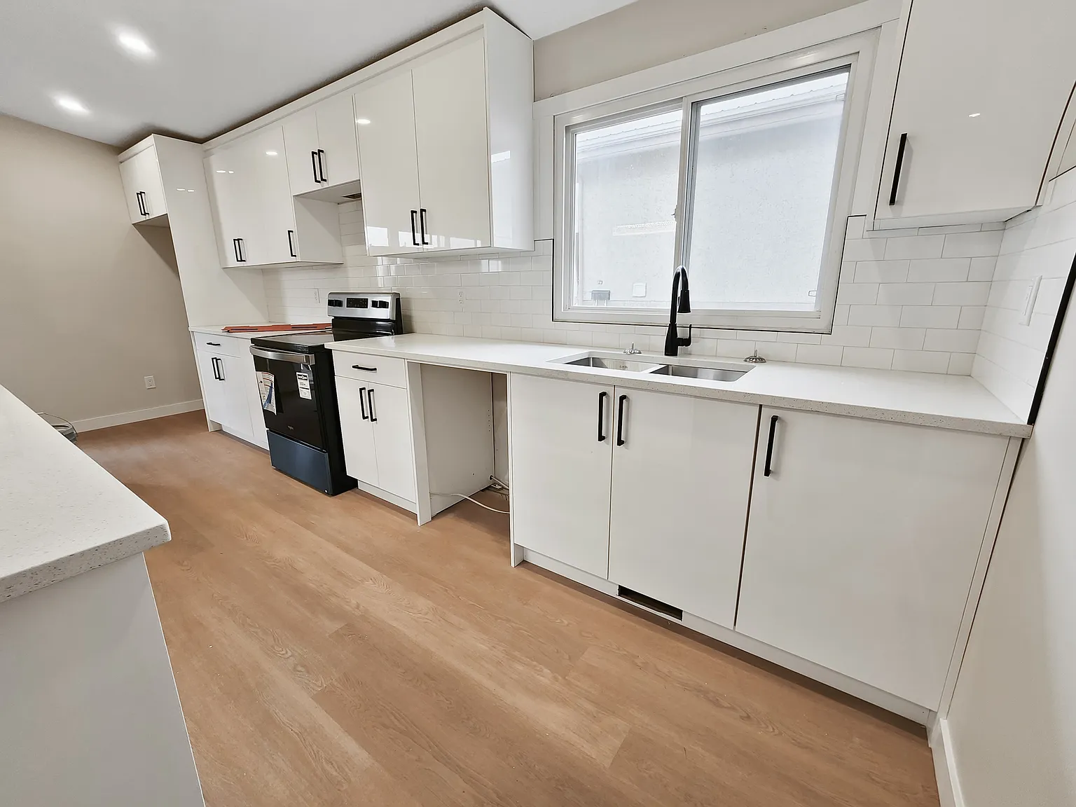 6335 4 Street NW, Calgary, AB - Upper Unit — Photo 4