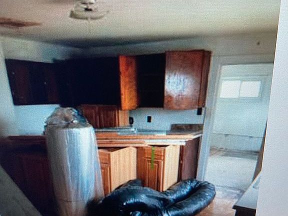 5th image of 31 Poplar St