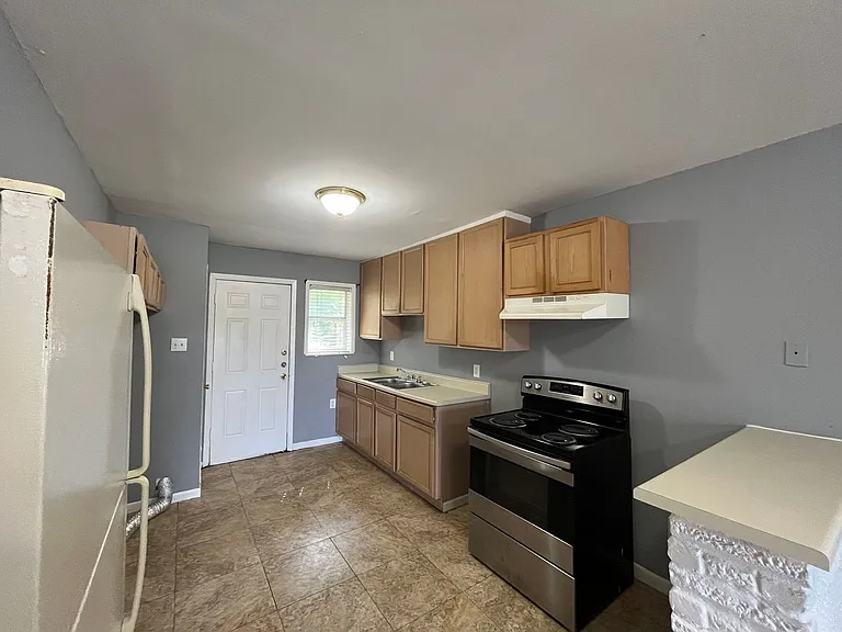 5016 Carmen St #2 — Photo 4