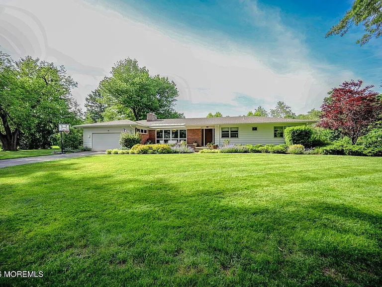 117 Elm Ln — Photo 2