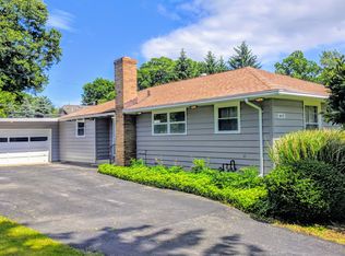 4621 Highland Dr, Willoughby, OH