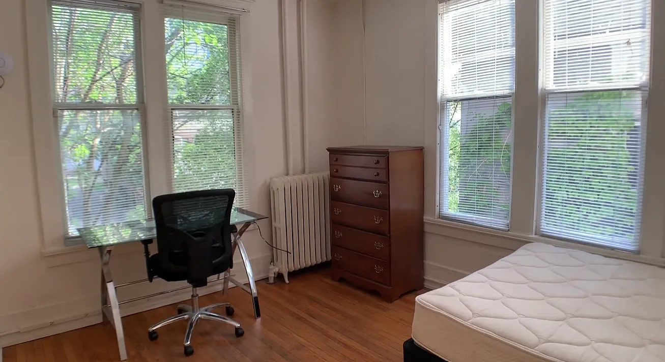 210 Williams Street - 2 — Photo 4