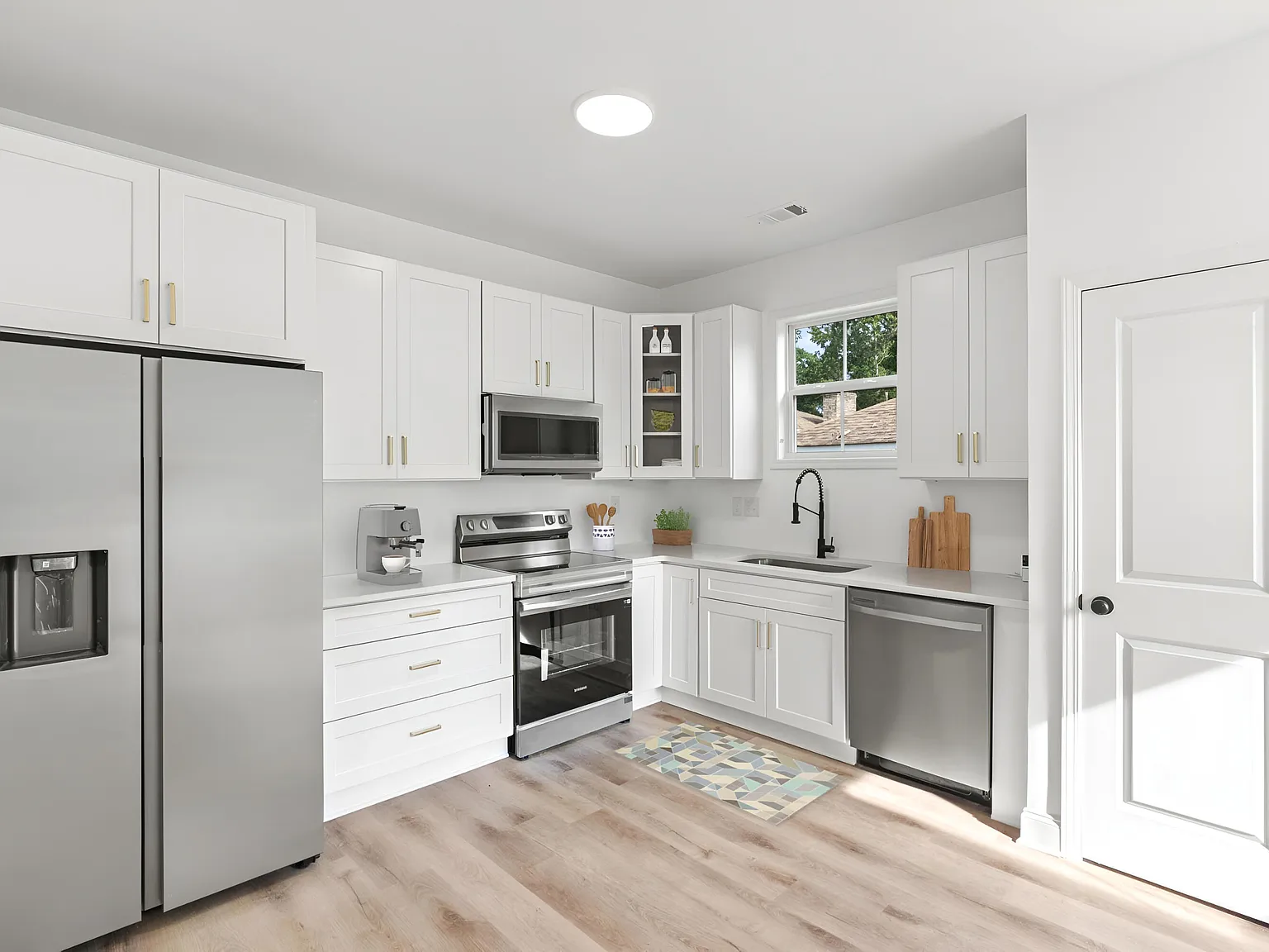3 bed, 2.0 bath, 1107 sqft, $1,450 — Photo 4