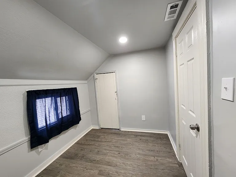 3415 Roehl Ave #2 — Photo 9
