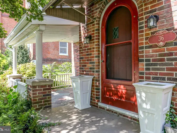 36 S Main St, Seven Valleys, PA 17360