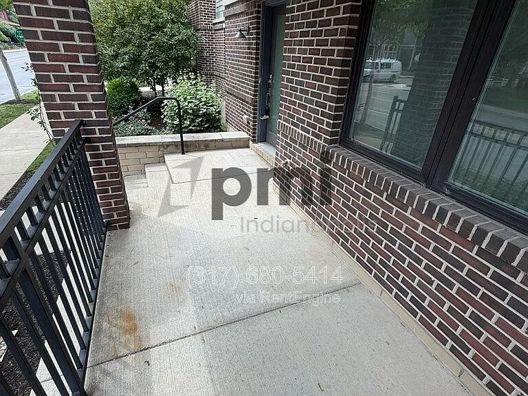 604 E 10th St — Photo 5