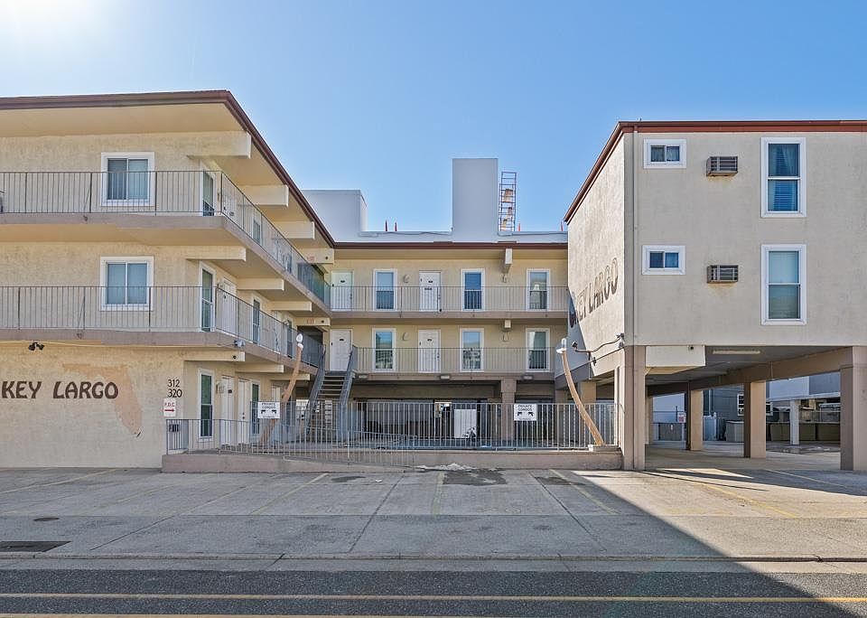 1st image of 320 E Wildwood Ave #306