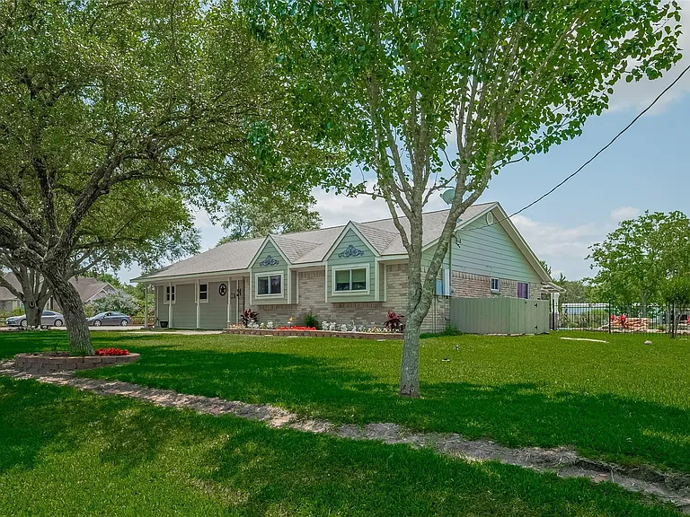 9526 Sandy Ln — Photo 6