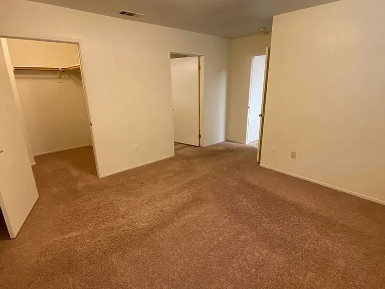 4401 Pebble Creek Dr — Photo 7