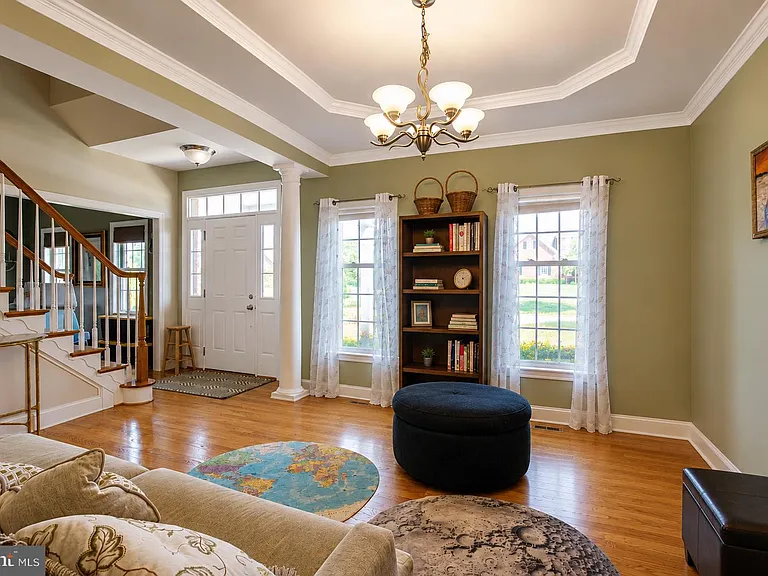 13624 Creek View Dr — Photo 2