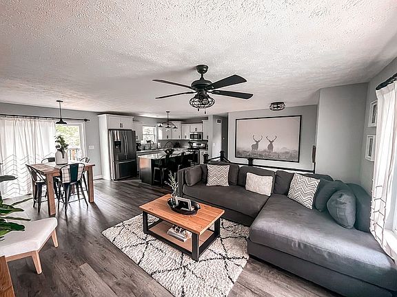 2nd image of 1086 Barbados Dr