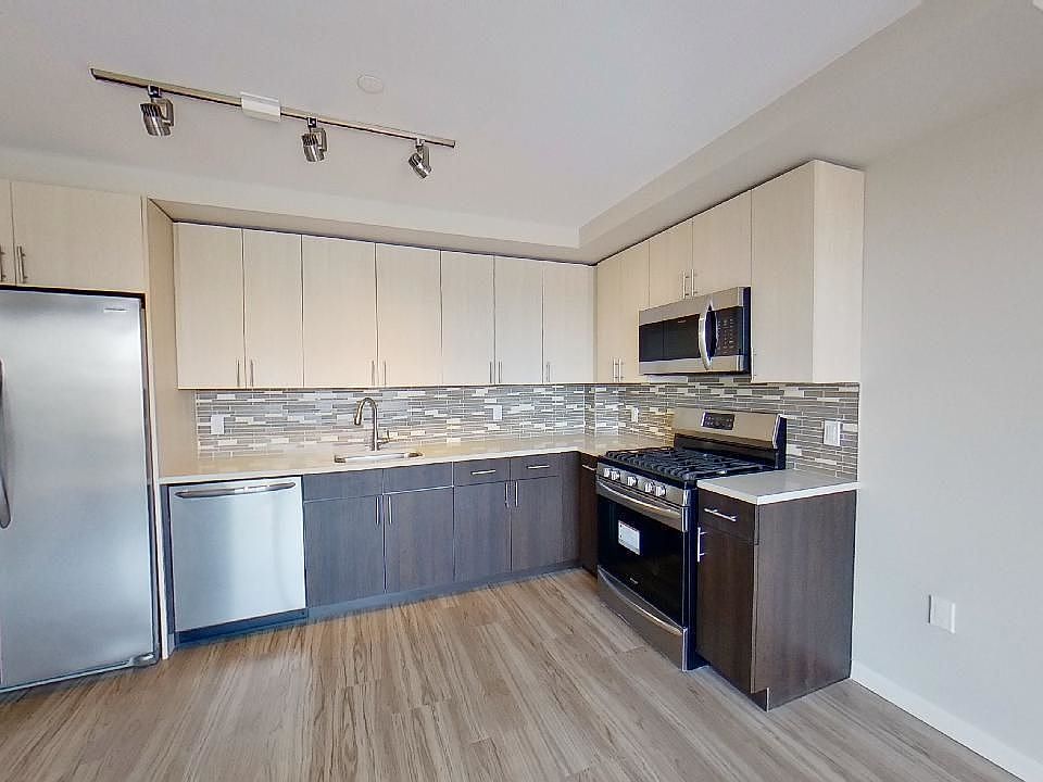 1st image of 178-02 Hillside Ave #4V
