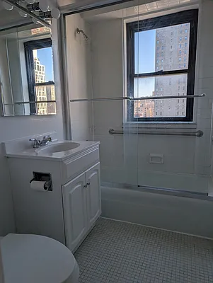 Rented by PocketBroker Inc | media 5