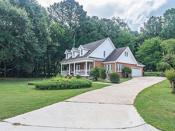 2nd image of 2075 Whispering Pines Ln