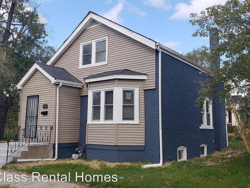 2nd image of 704 W 39th Ave