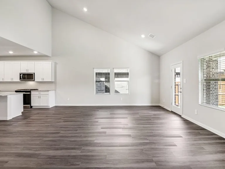 701 Easthill Dr — Photo 18