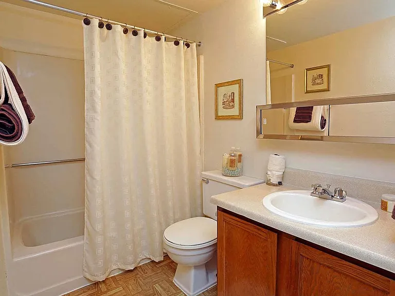 Dove Creek Villas — Photo 17
