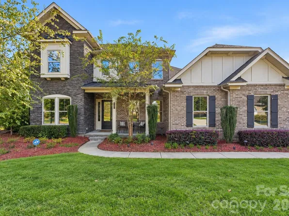 101 Enclave Blvd, Matthews, NC 28104