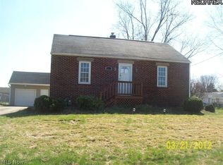 5222 Clay St NE, Louisville, OH 44641