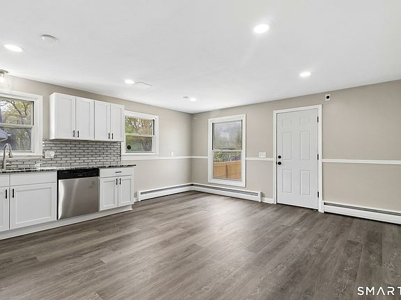 4th image of 252 Hauser Street