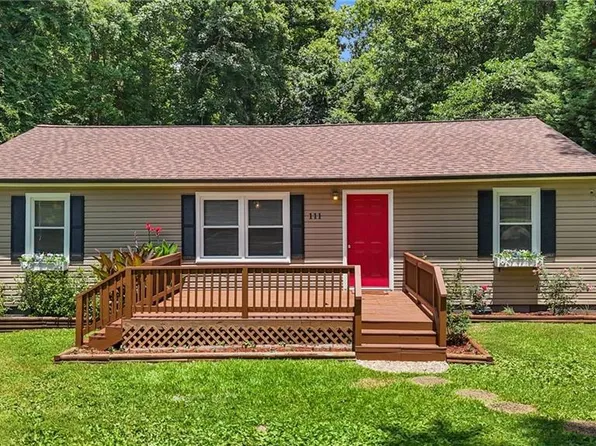 111 & 111A Drewsbury Dr, Greensboro, NC 27455