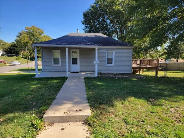 302 S 27th St, Lexington, MO 64067