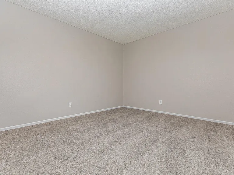Peartree Apartments — Photo 37
