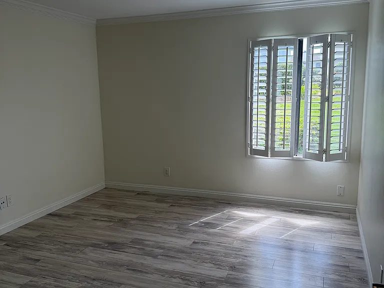864 Buttercup Rd — Photo 7