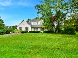 1 Holmes Ave, Hawthorn Woods, IL 60047