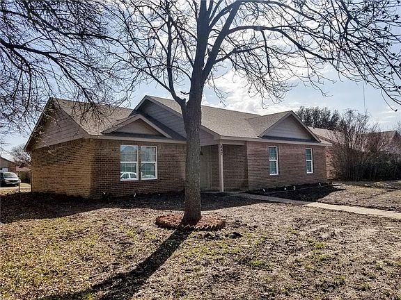 2nd image of 447 Everest Ct