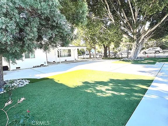 3rd image of 8938 Duarte Rd