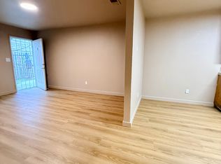 210 NW 2nd Ave APT B, Visalia, CA 93291
