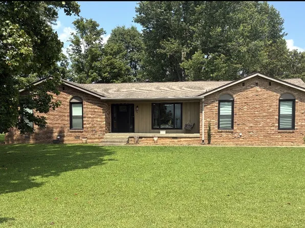 3203 E Old Ashland City Rd, Clarksville, TN 37043