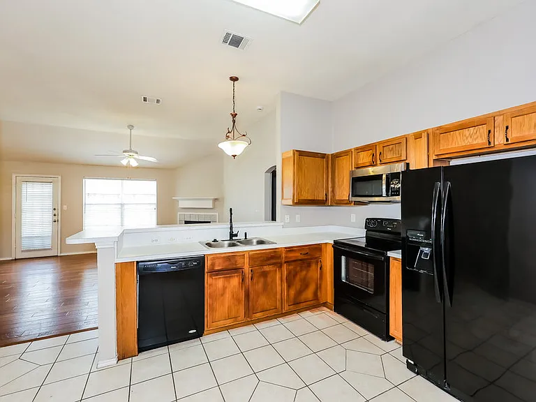 2268 Bresee Dr — Photo 6