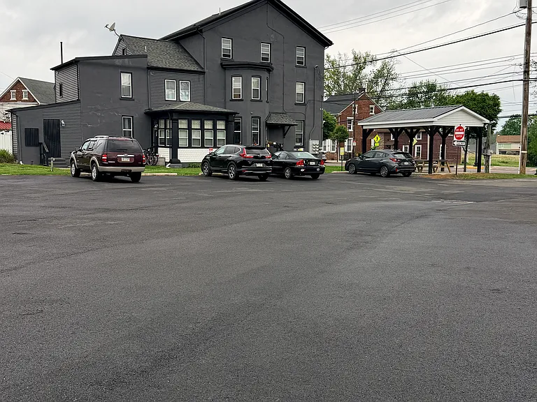 110 E Main St #1B — Photo 2