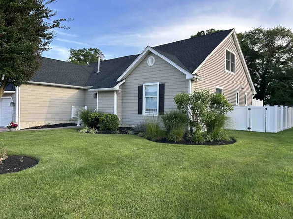 16 Admirals Ct, Cape May, NJ 08204