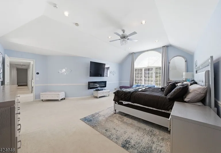 11 Rosewood Ln — Photo 30