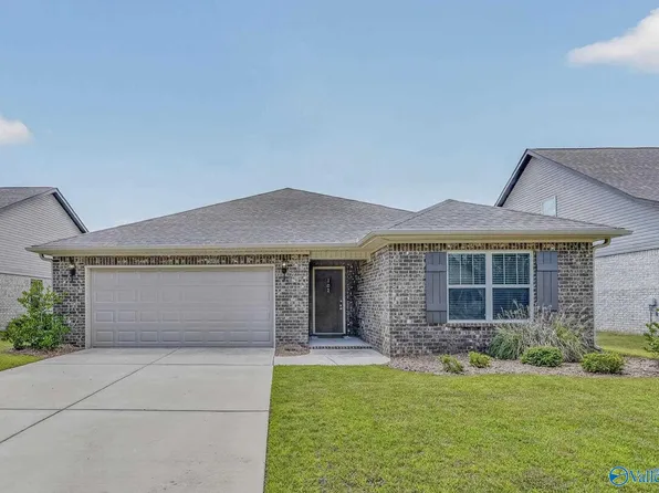 102 Waltrip Dr, Owens X Rds, AL 35763