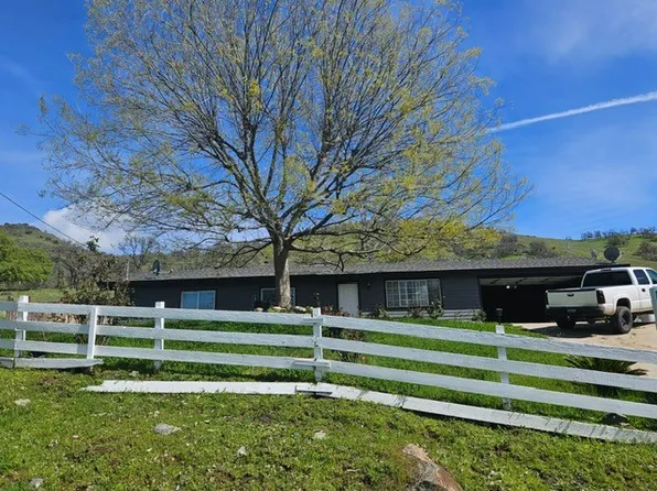 6991 Rodeo Dr, Sanger, CA 93657