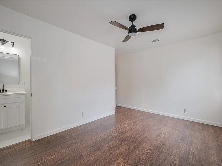 2112 Walnut Ln — Photo 14