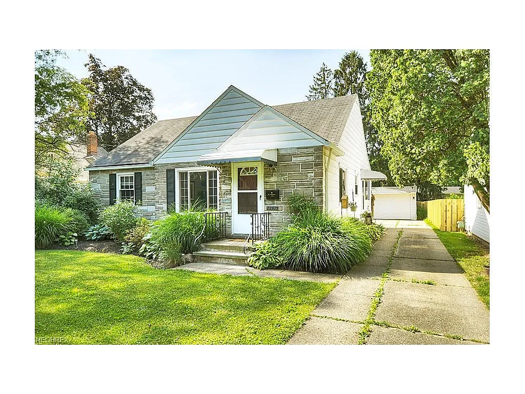 22925 Westwood Ave photo 1