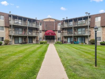 2007 E 122nd St APT B2, Burnsville, MN, 55337